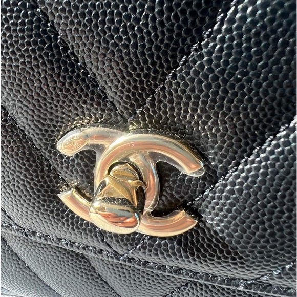 NEW!!! Authentic CHANEL Coco Handle - Picture 10 of 13